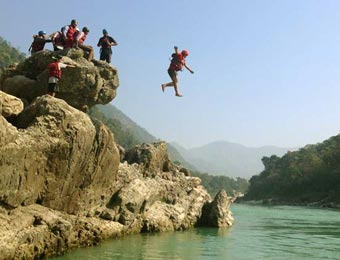 Cliff jumping in Rishikesh